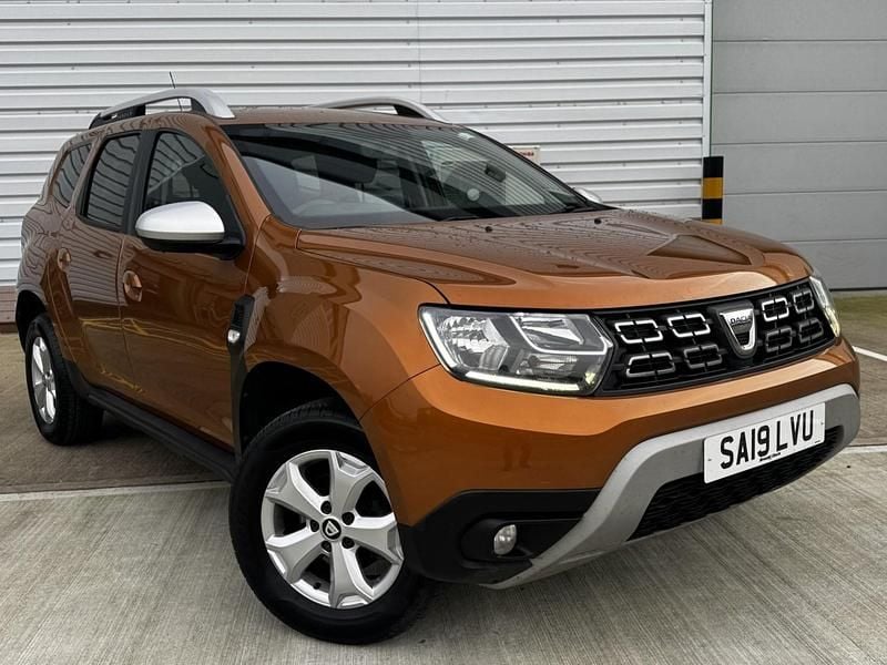 Used Dacia Duster Comfort 115 HP (84 kW) 2019 Orange SUV