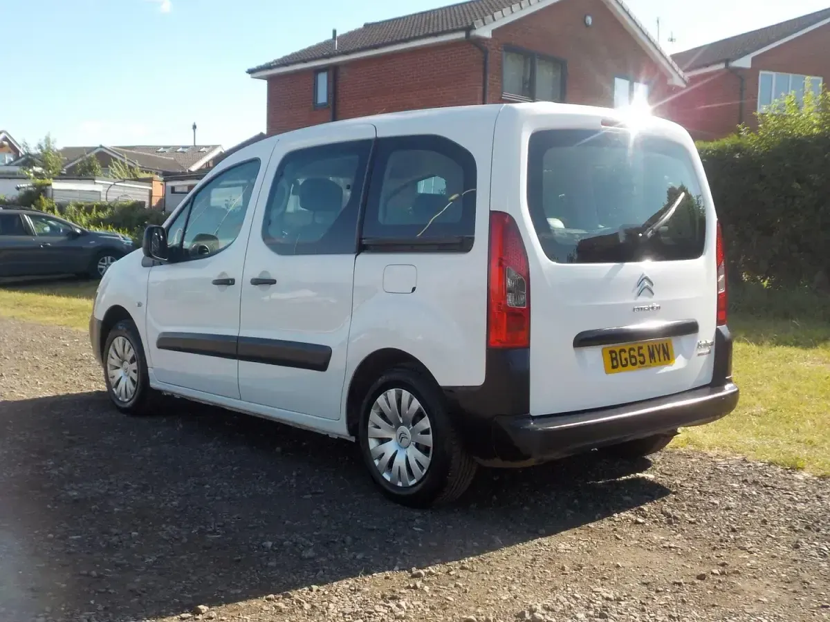 Used Citroën Berlingo Touch 2015 White MPV
