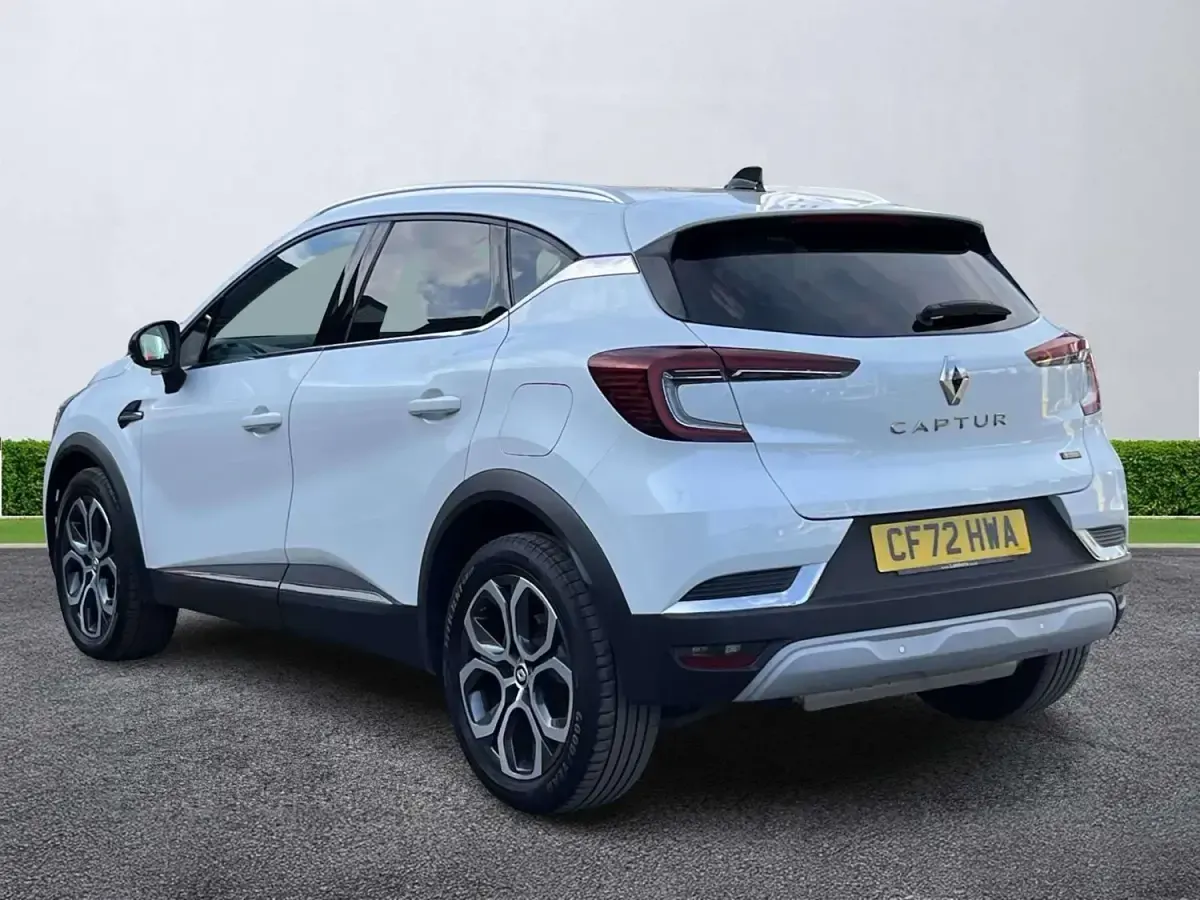 Gebraucht Renault Captur Techno 160 PS (117 kW) 2023 Weiß SUV