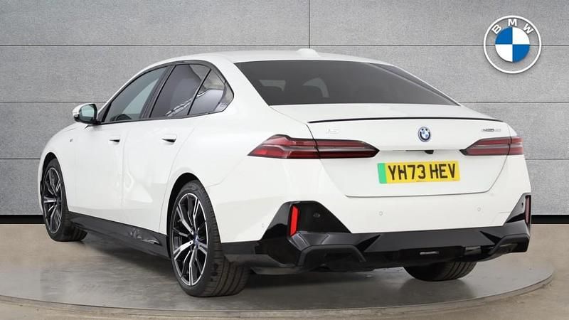 Used BMW i5 M Sport 246 kW (335 HP) 2023 White Sedan