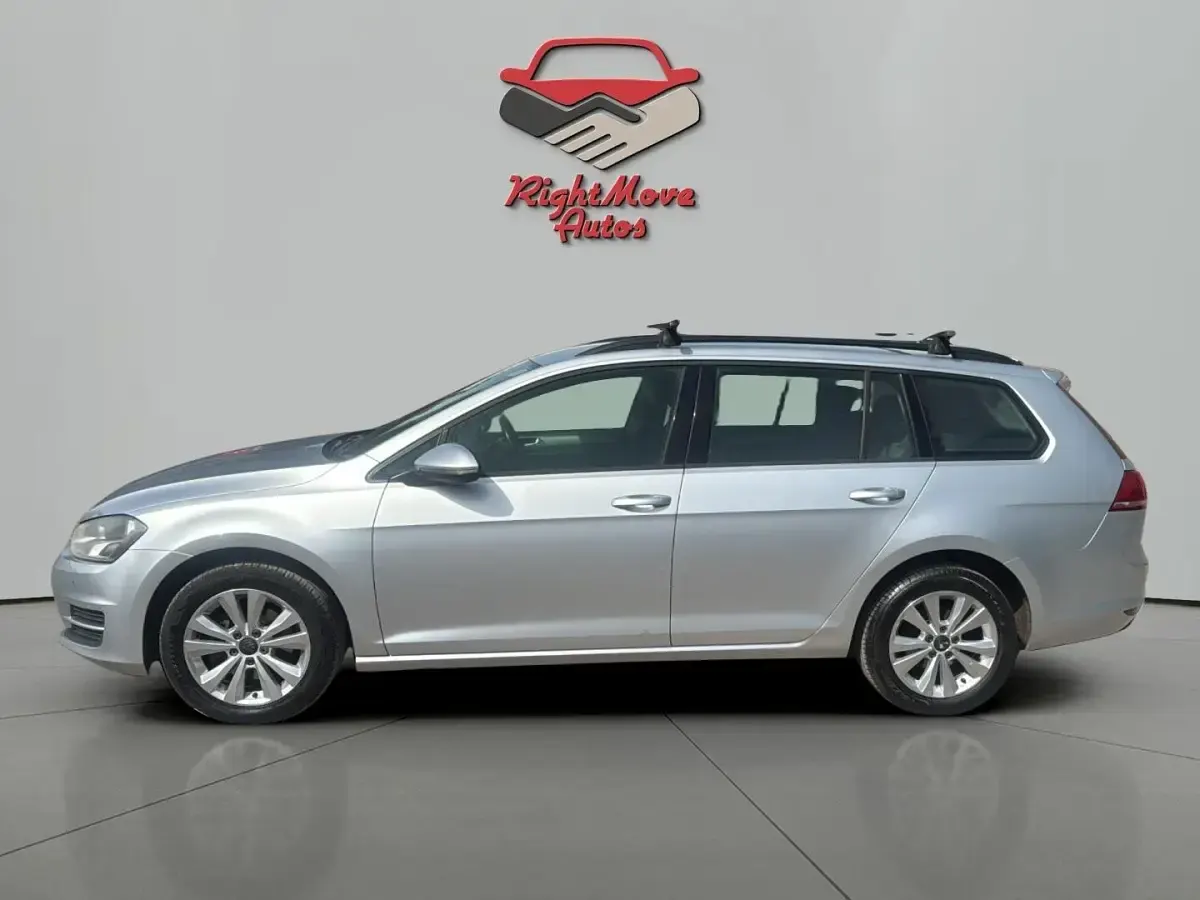 Used VW Golf VII SE 105 HP (77 kW) 2014 Silver Estate