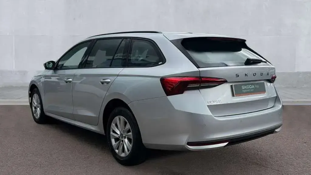 Used Skoda Octavia SE Technology 150 HP (110 kW) 2025 Brilliant silver Estate