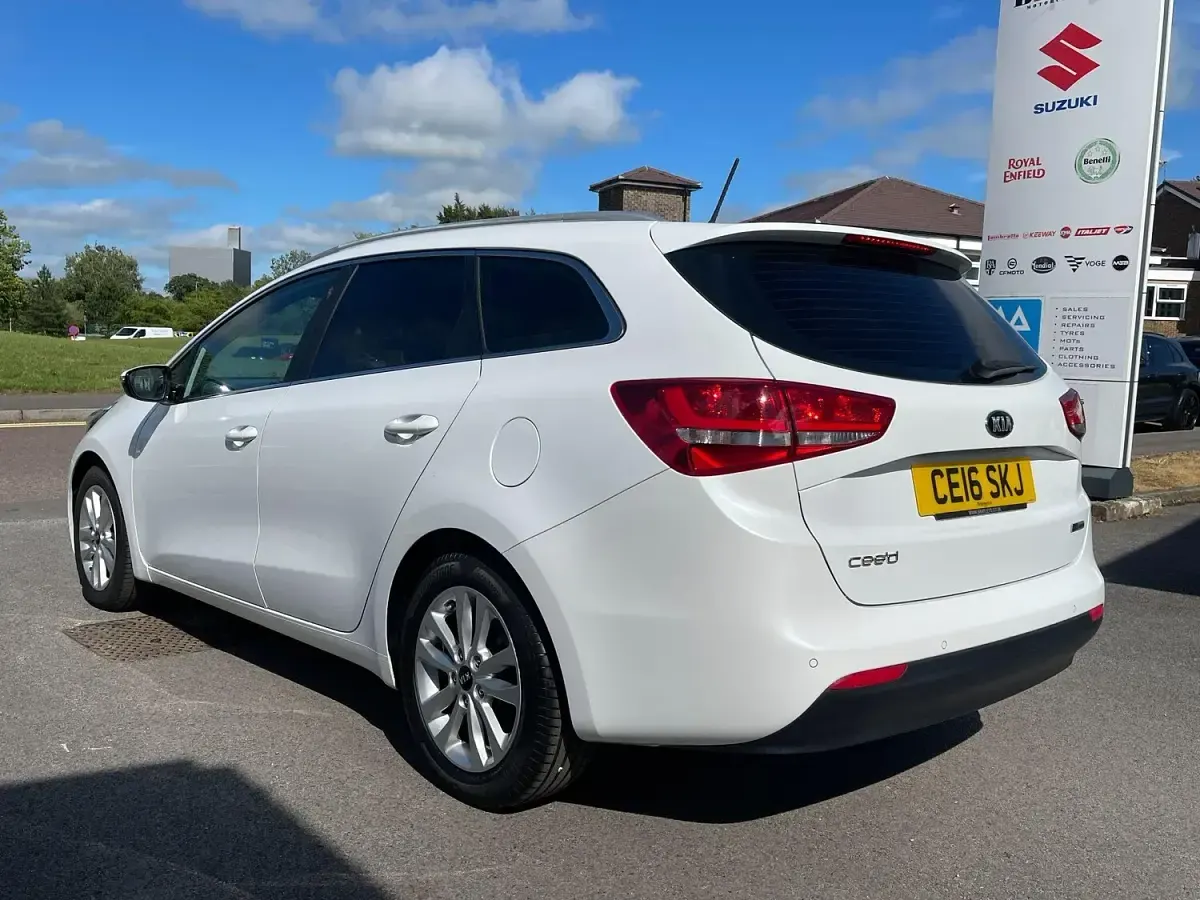 Used Kia Ceed Sportswagon 136 HP (100 kW) 2016 White Estate