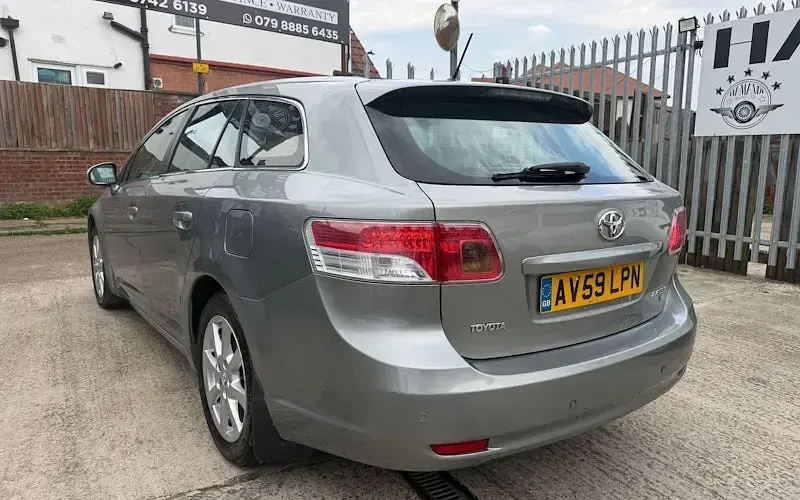 Used Toyota Avensis 152 HP (111 kW) 2009 Grey Estate