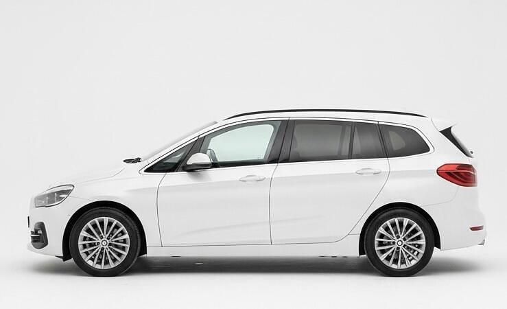 Used BMW 218 Luxury Line 2021 White Estate