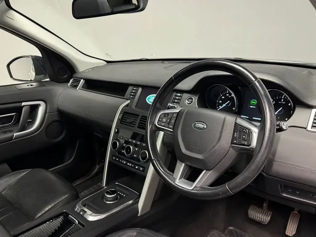 Used Land Rover Discovery Sport HSE 2018 White SUV