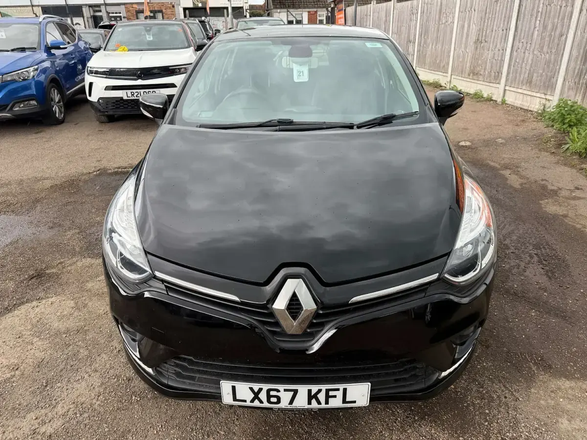Used Renault Clio Dynamique 90 HP (66 kW) 2017 Black Hatchback