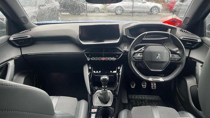 Begagnad Peugeot 2008 GT 129 HK (94 kW) 2021 Blå SUV