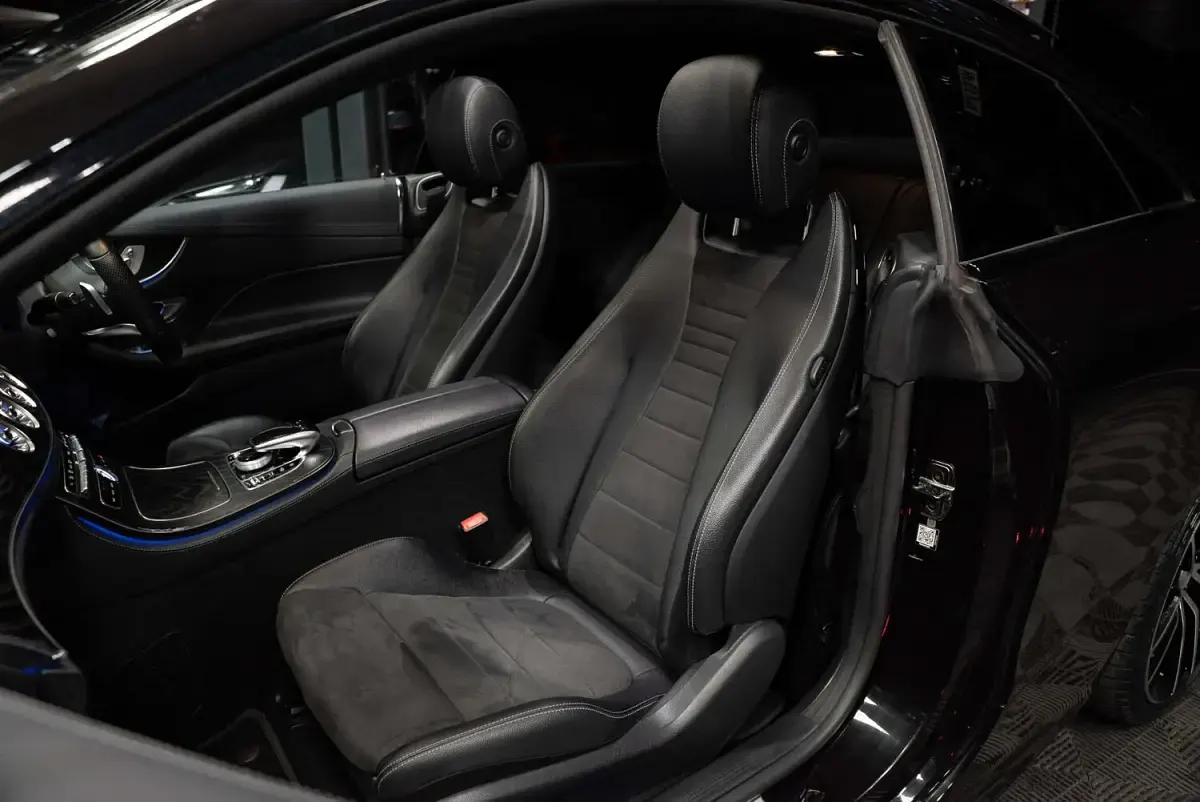 Begagnad Mercedes E400 AMG Line Premium Plus 340 HK (250 kW) 2020 Svart Sportkupé