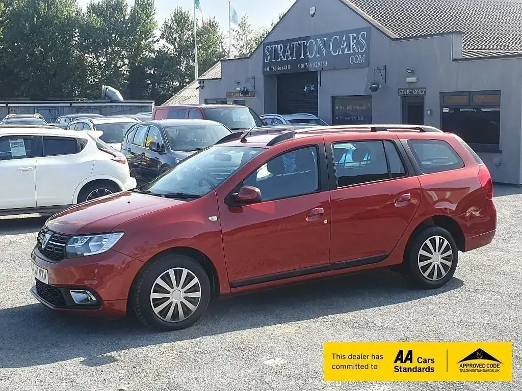 Used Dacia Logan MCV Lauréate 90 HP (66 kW) 2017 Red Estate