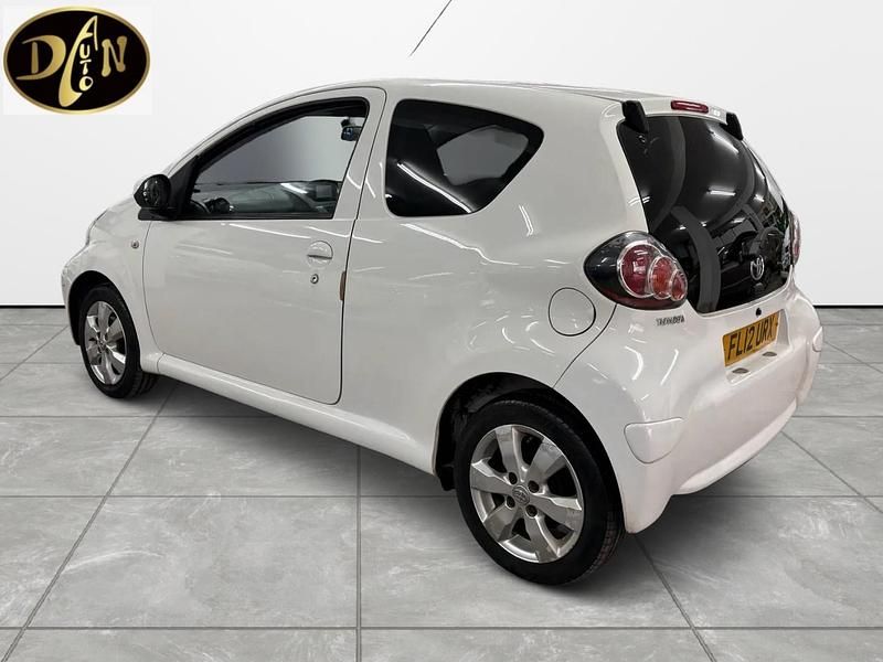 Used Toyota Aygo 2012 White Hatchback