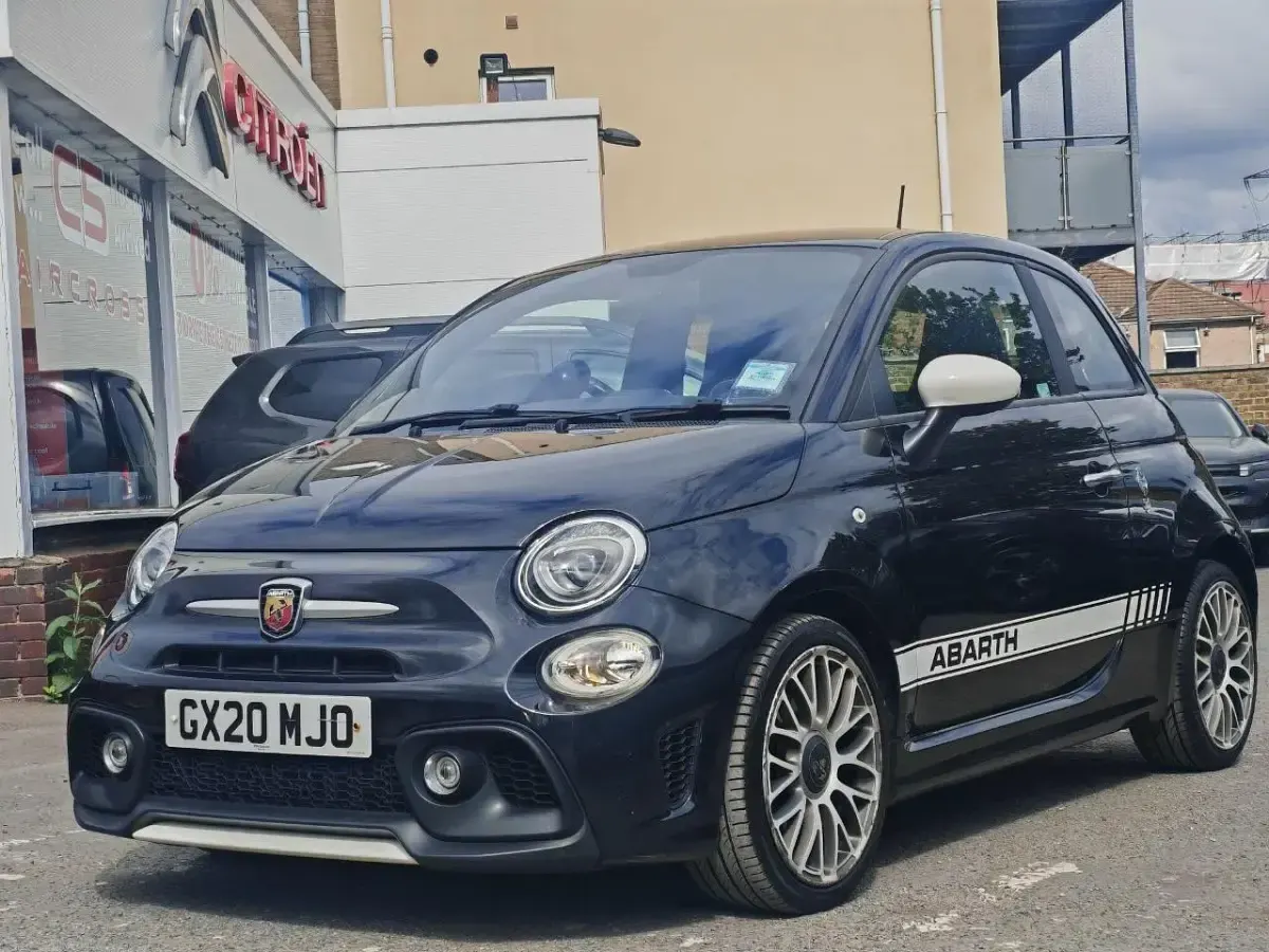 Usado Abarth 595 143 HP (105 kW) 2020 Preto Citadino