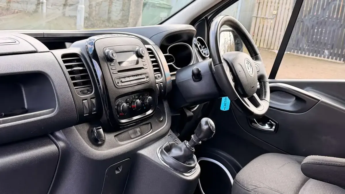 Gebraucht Vauxhall Vivaro Sportive 120 PS (88 kW) 2019 Silber Van / Kleinbus