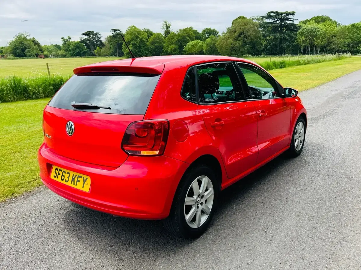 Begagnad VW Polo Edition 60 HK (44 kW) 2013 Röd Halvkombi
