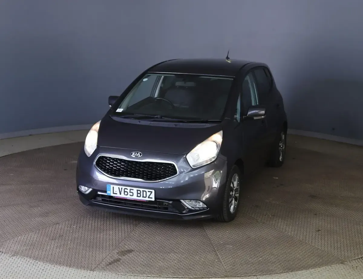 Used Kia Venga 125 HP (91 kW) 2015 Silver Hatchback