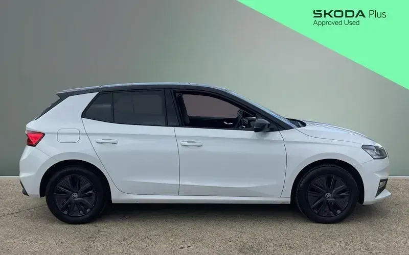 Used Skoda Fabia Design Edition 95 HP (69 kW) 2025 Moon white metallic black magic pearl effect Hatchback