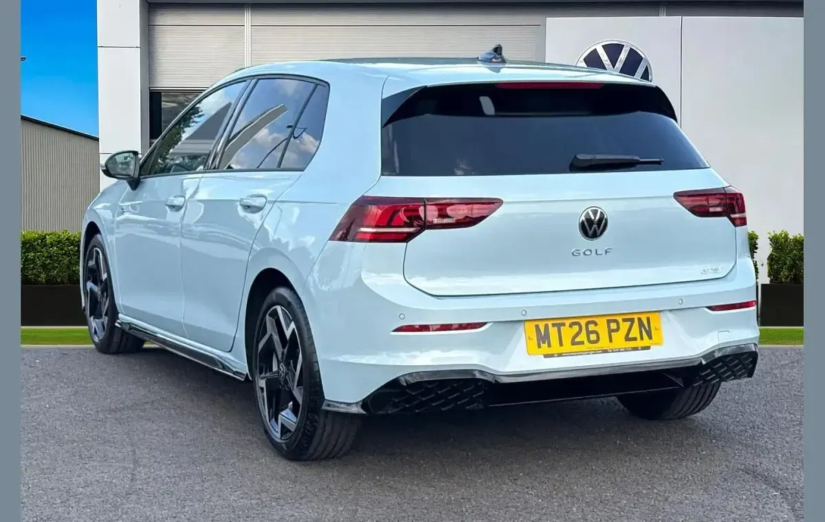 Used VW Golf VIII R-line 147 HP (108 kW) 2026 Blue Hatchback