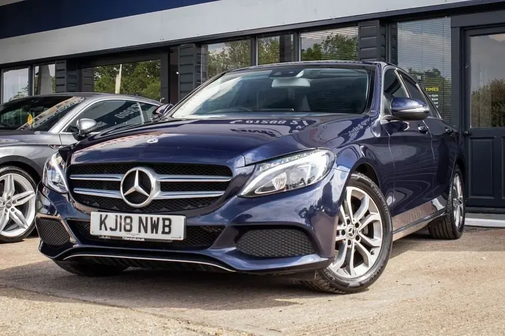 Begagnad Mercedes C200 Premium Plus 184 HK (135 kW) 2018 Blå Sedan