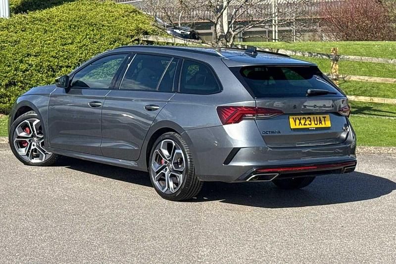 Used Skoda Octavia vRS 180 HP (132 kW) 2023 Graphite grey metallic Estate