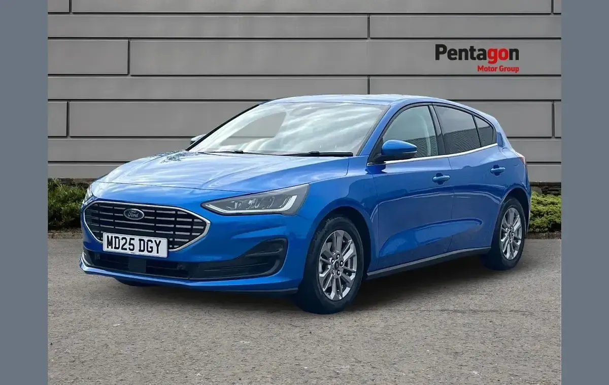 Used Ford Focus Titanium 123 HP (90 kW) 2025 Blue Hatchback