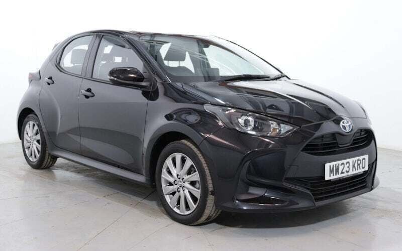 Used 2025 Toyota Yaris Hybrid Hatchback | £15,600 (Super price) - Image 1/1
