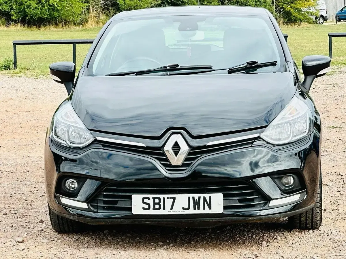 Used Renault Clio Dynamique 90 HP (66 kW) 2017 Black Hatchback