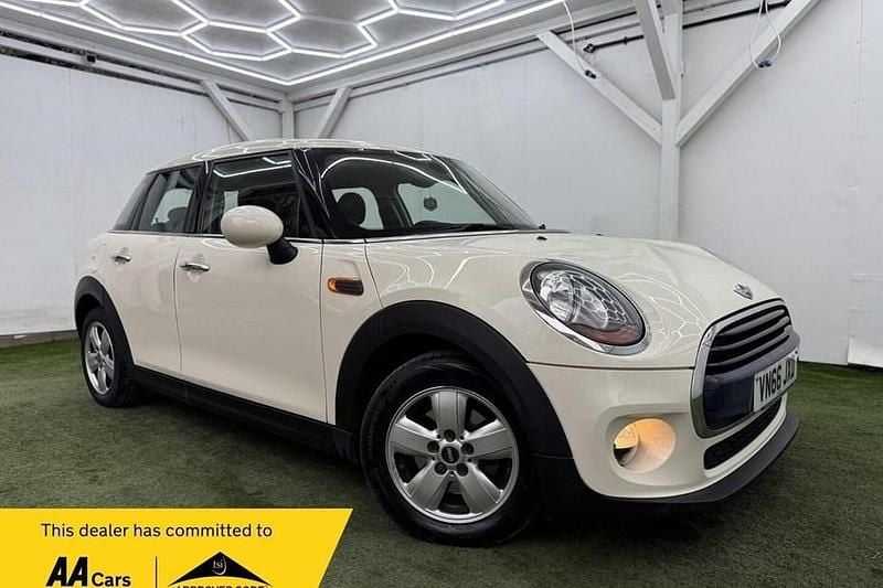 Used Mini Cooper Hatch 2016 White Hatchback