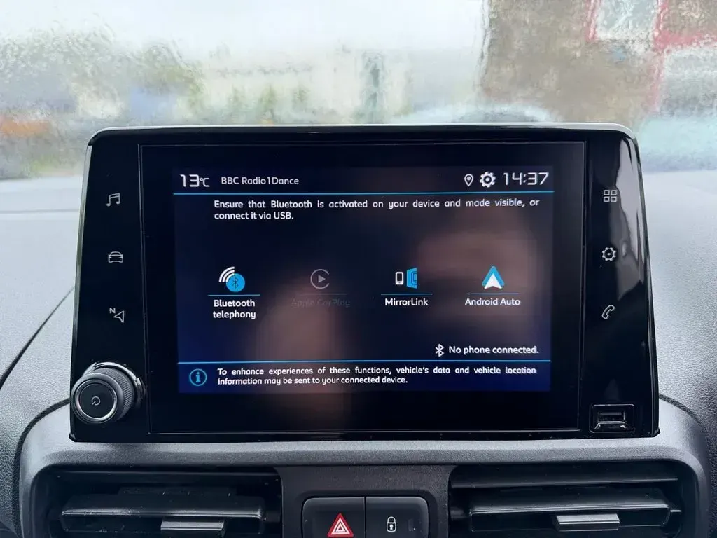 Second-hand Citroën Berlingo 100 CP (73 kW) 2022 Alb Monovolum