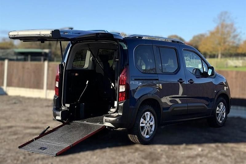 Used 2021 Peugeot Rifter Allure MPV | £15,490 (Fair price) - Image 1/1