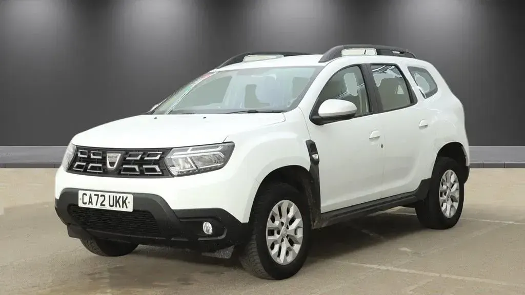 Used Dacia Duster Comfort 100 HP (73 kW) 2022 White SUV