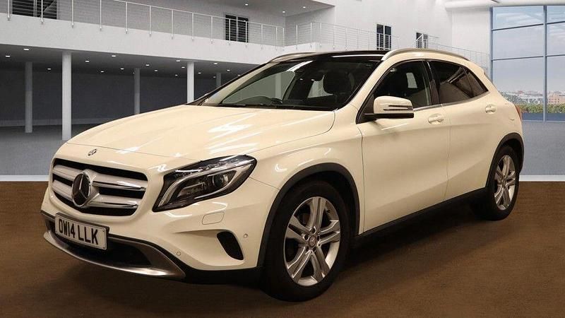 White Used 2014 Mercedes GLA220 Premium SUV | £11,999 (Fair price) - Image 1/4