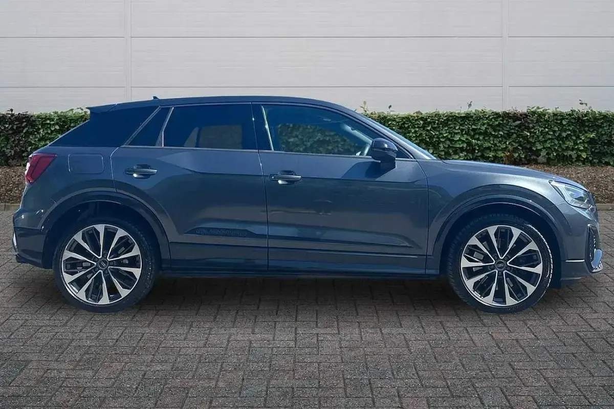 Begagnad Audi SQ2 Black Edition 300 HK (220 kW) 2023 Grå SUV
