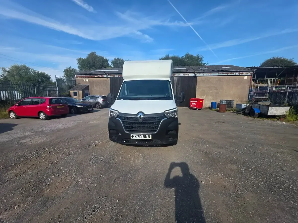 Used Renault Master Business 145 HP (106 kW) 2020 White MPV