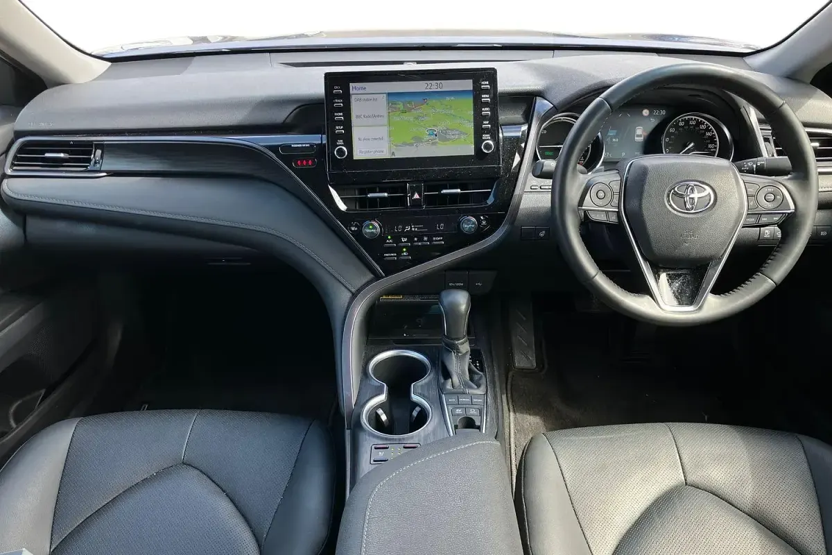 Used Toyota Camry 218 HP (160 kW) 2021 Blue Sedan