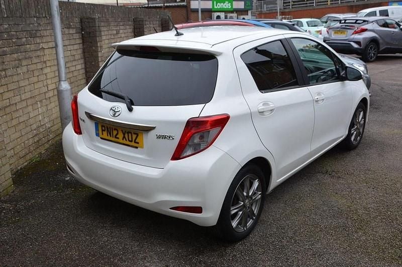 Used Toyota Yaris Multidrive S 2012 White Hatchback