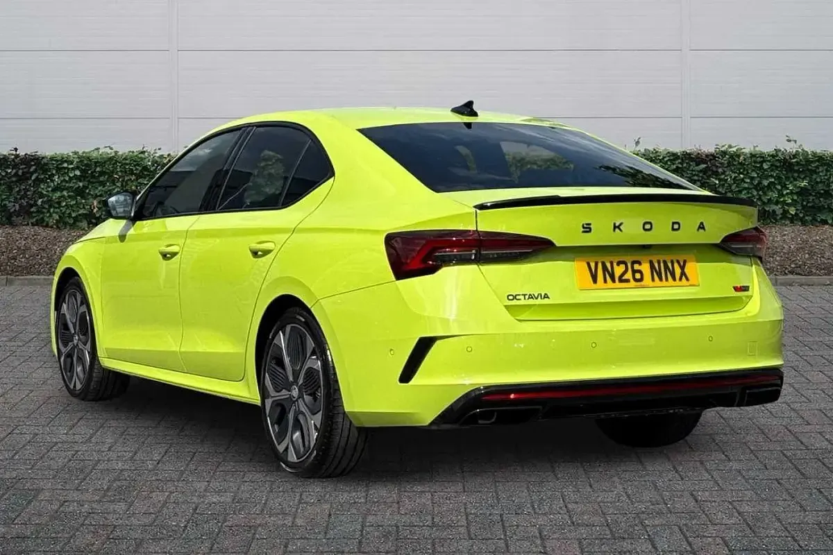 Used Skoda Octavia vRS 204 HP (150 kW) 2026 Hyper green Hatchback