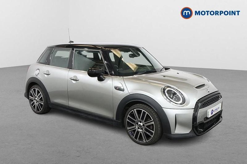 Silver Used 2023 Mini Cooper S Exclusive Hatchback | £21,249 (Good price) - Image 1/4