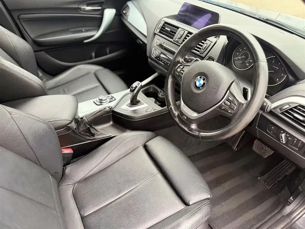 Begagnad BMW 120 M Sport 2013 Svart Halvkombi