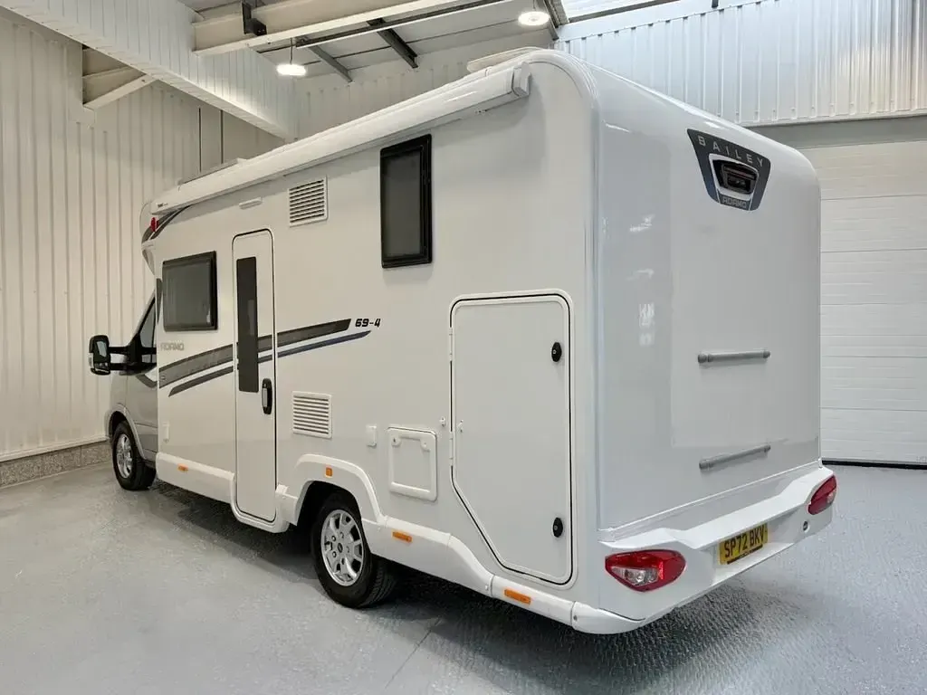 Usado Ford Transit 2022 Prateado Citadino
