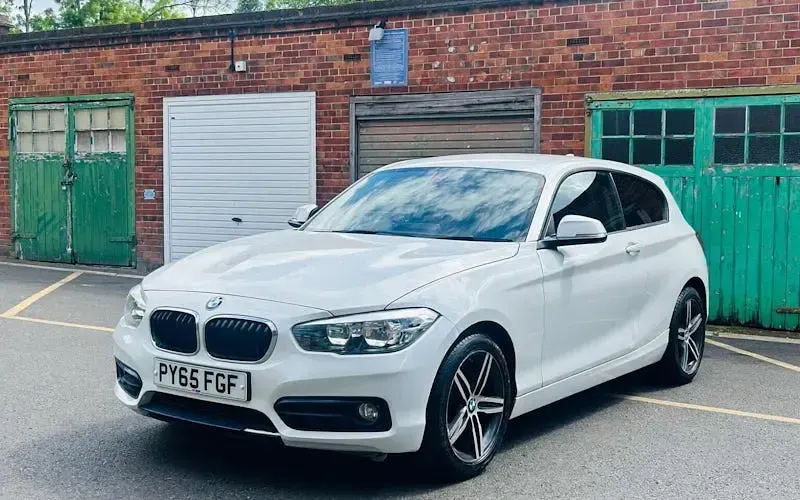 Used BMW 118 Sport Line 136 HP (100 kW) 2015 White Hatchback