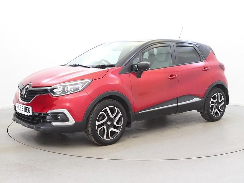 Used Renault Captur Iconic 90 HP (66 kW) 2019 Red/black SUV