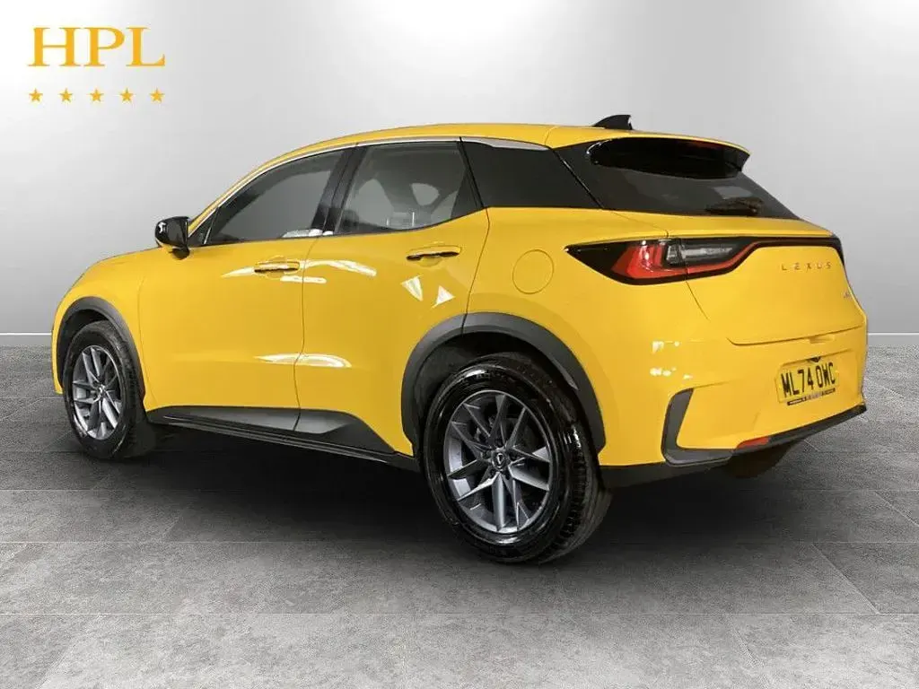 Used Lexus LBX 136 HP (100 kW) 2024 Yellow SUV