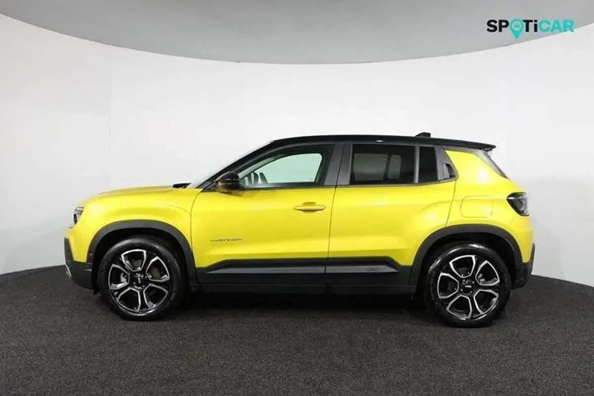 Used Jeep Avenger EV Summit 114 kW (156 HP) 2025 Yellow/black SUV
