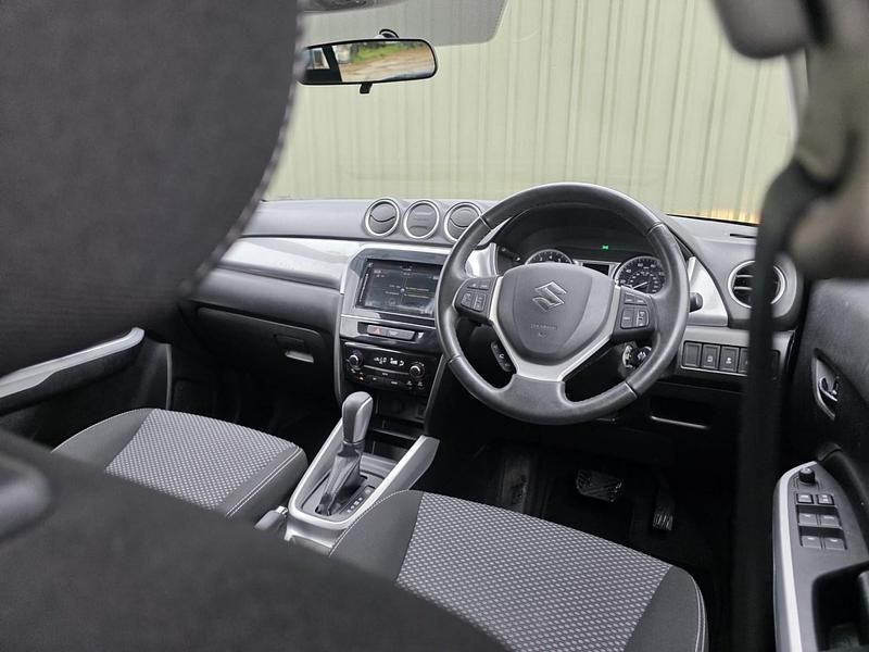 Used Suzuki Vitara SZ-T 120 HP (88 kW) 2017 White SUV