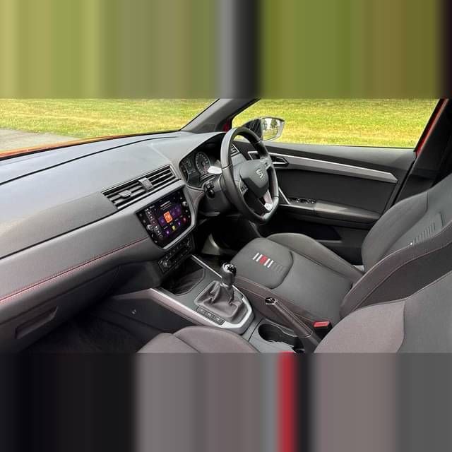 Image 2/4