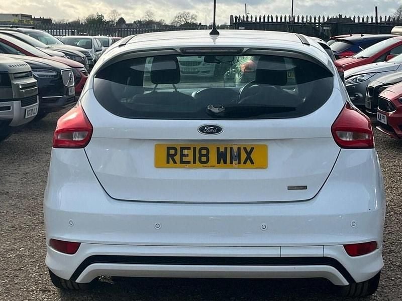 Usado Ford Focus ST-Line X 140 HP (102 kW) 2018 Branco Citadino