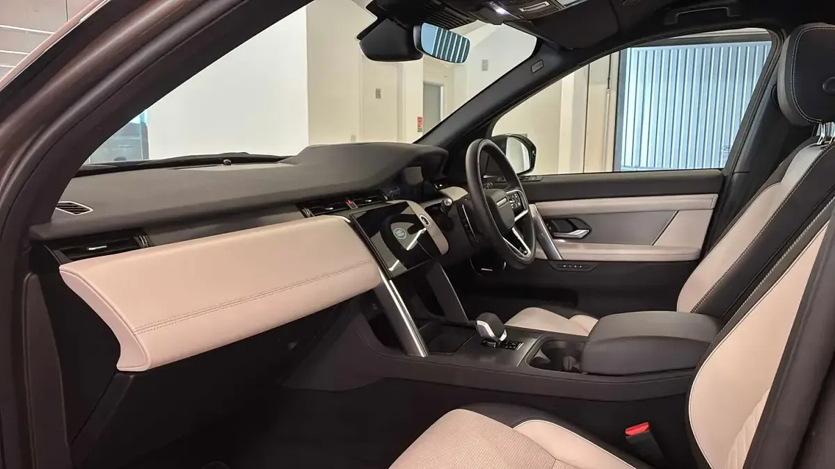 Used Land Rover Discovery Sport HSE Dynamic 2025 Silver SUV