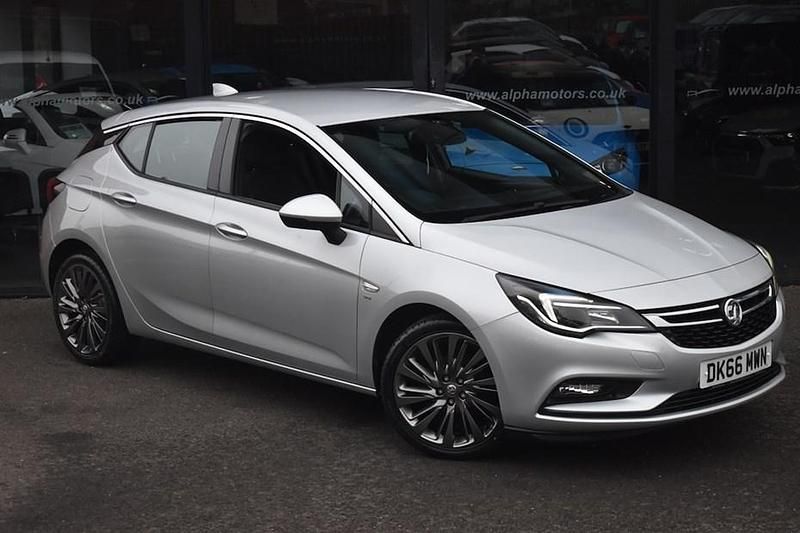 Silver Used 2016 Vauxhall Astra SRi Hatchback | £6,690 (Fair price) - Image 1/1