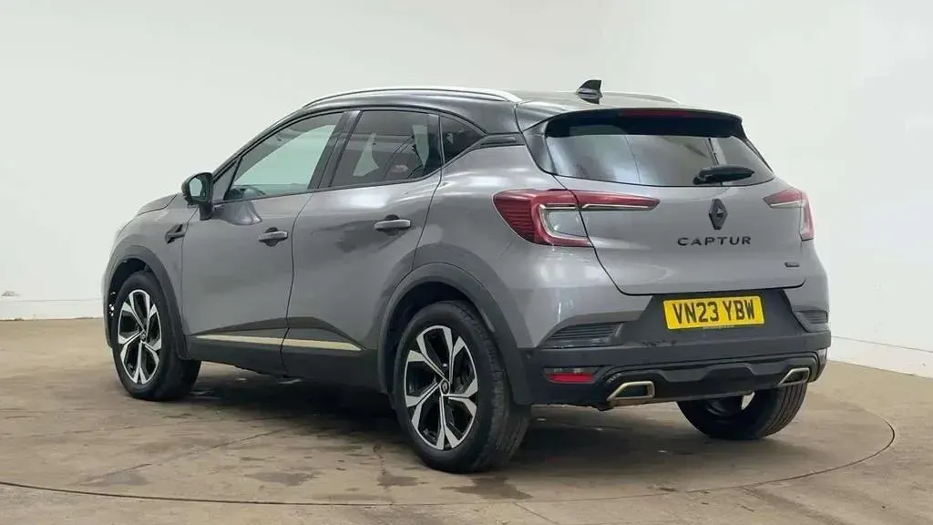 Used Renault Captur Bose Edition 142 HP (104 kW) 2023 Grey  SUV