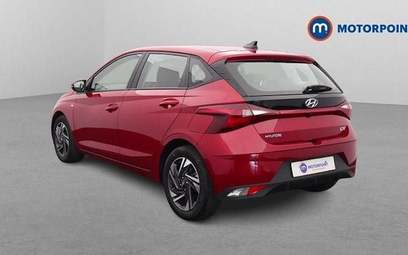 Used Hyundai i20 SE 101 HP (74 kW) 2023 Red Hatchback